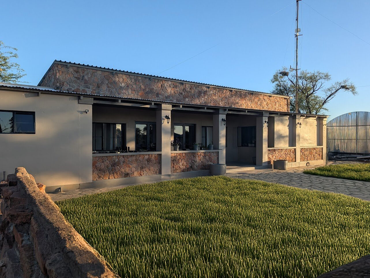 OKAVANDU Guesthouse Farmhouse